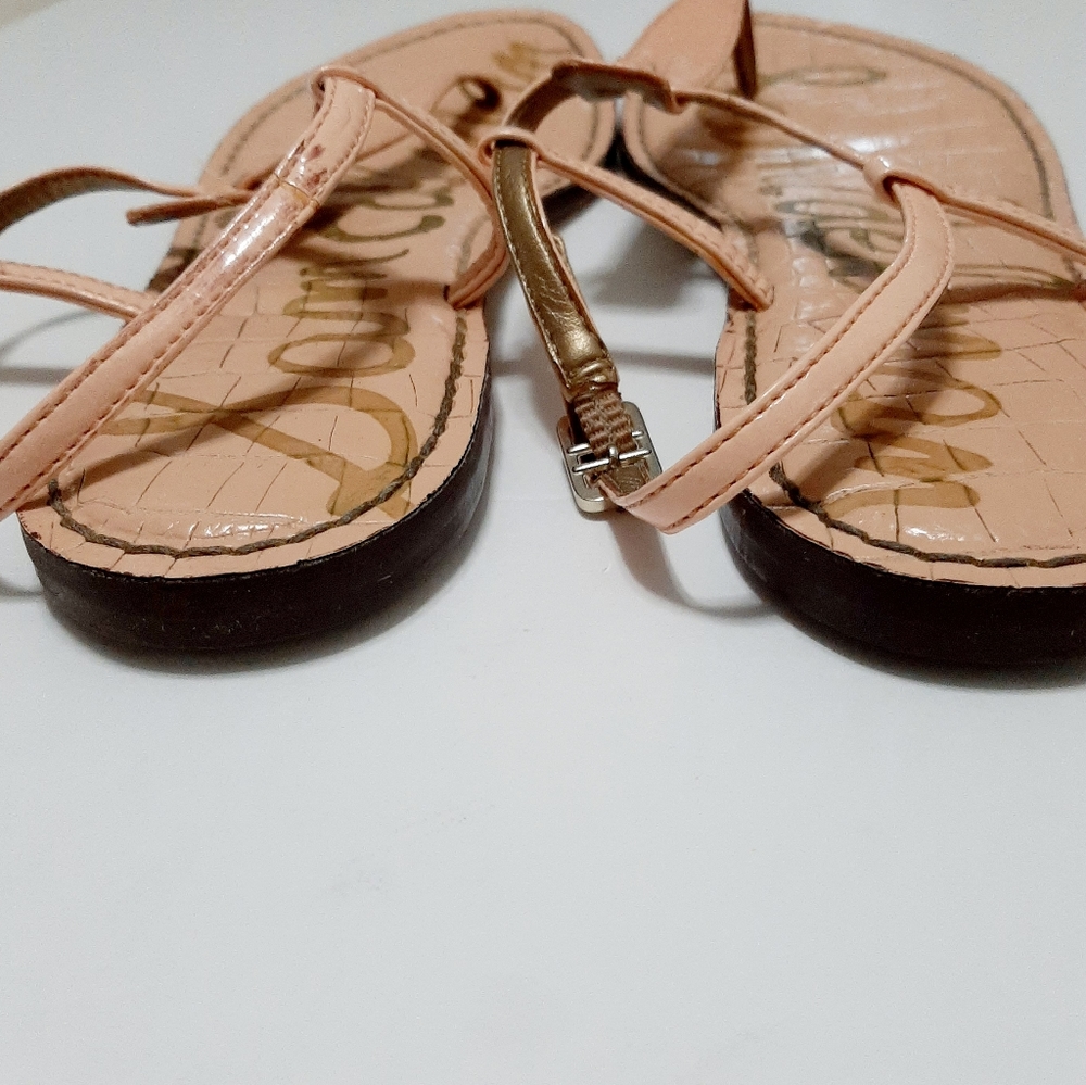 Sam Edelman Blush Pink T-Strap Croc-Embossed Sandals - Picture 3 of 10